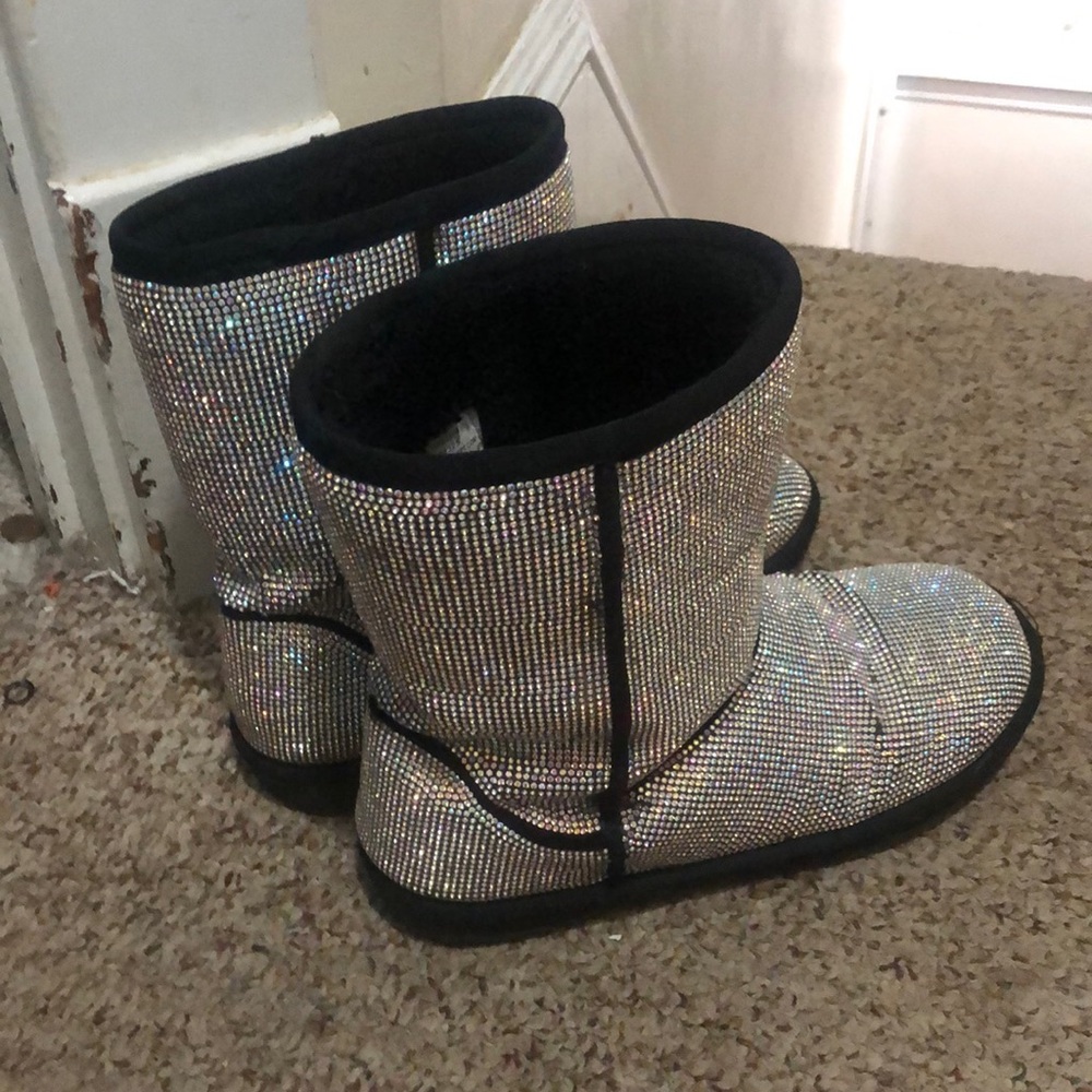 Black boost with silver rhinestones super cute and fashionable love these